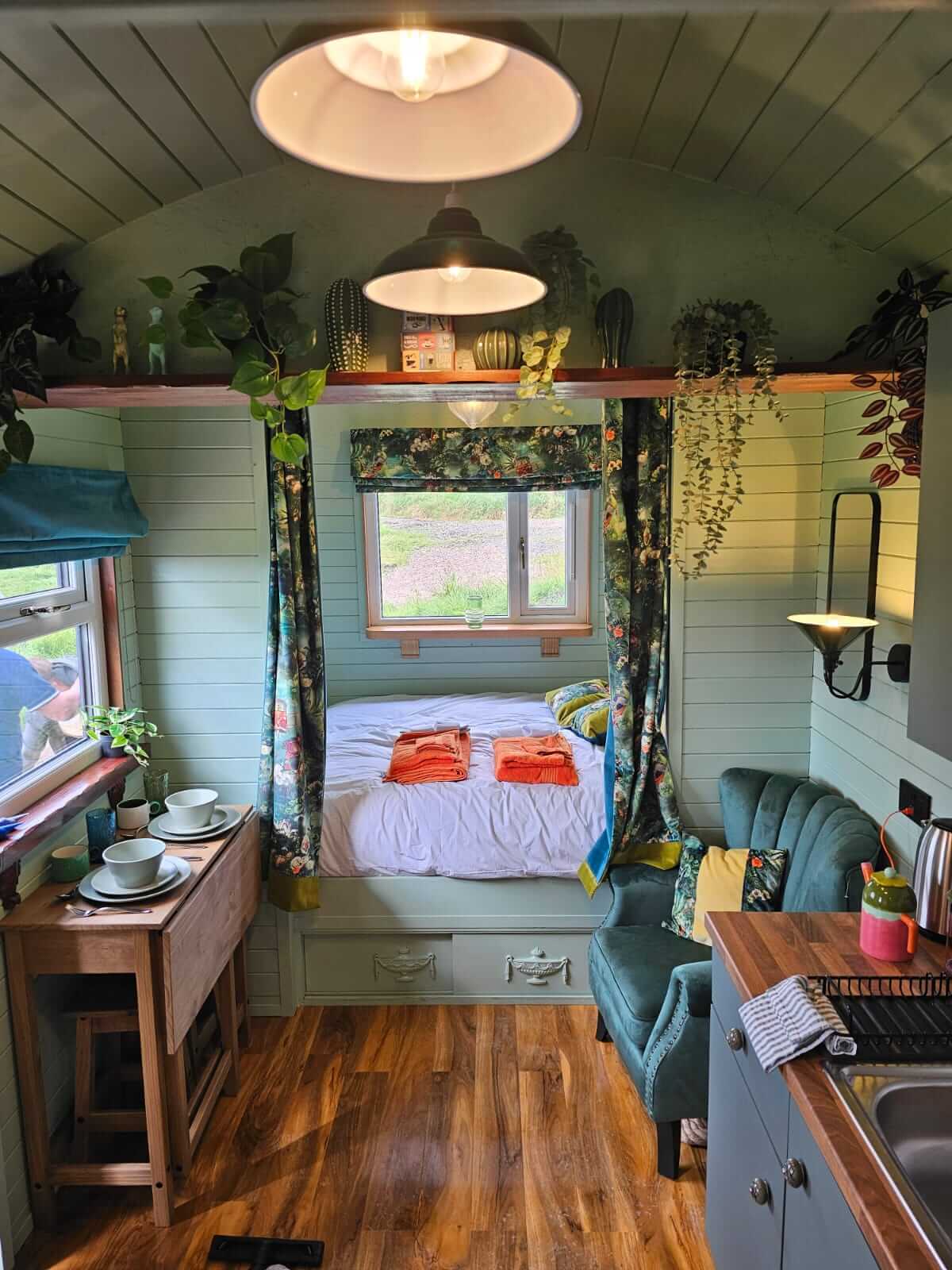 Hidden Fell Escapes - Mid Decorating Bedroom